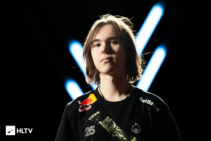 尤其是在碎 尤其是在碎