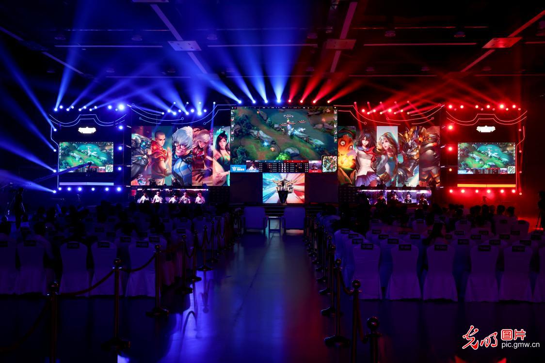 左脚中后卫 左脚中后卫